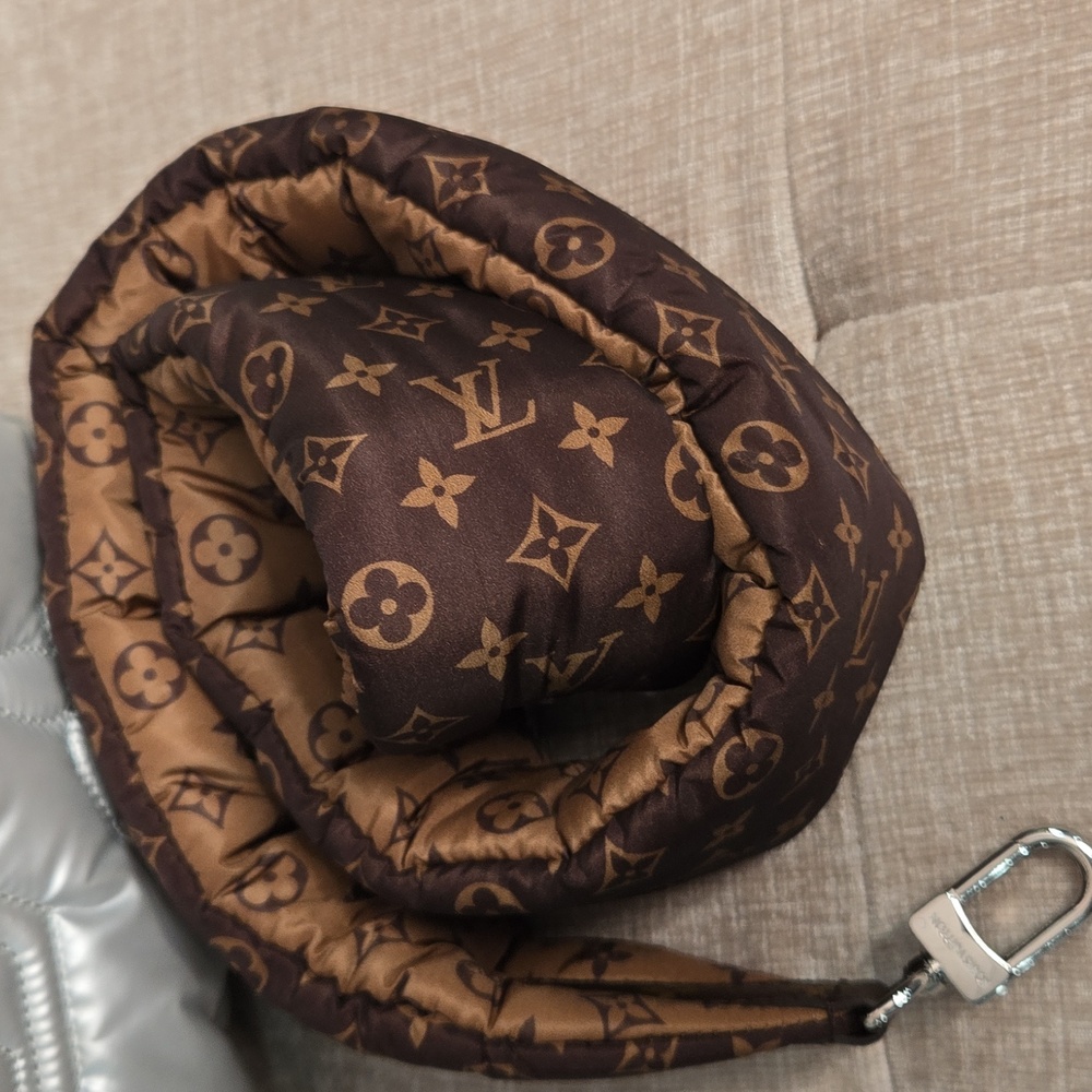 Louis Vuitton Limited Edition Silver Giant Monogram Econyl Pillow Speedy 25 - Picture 2 of 12